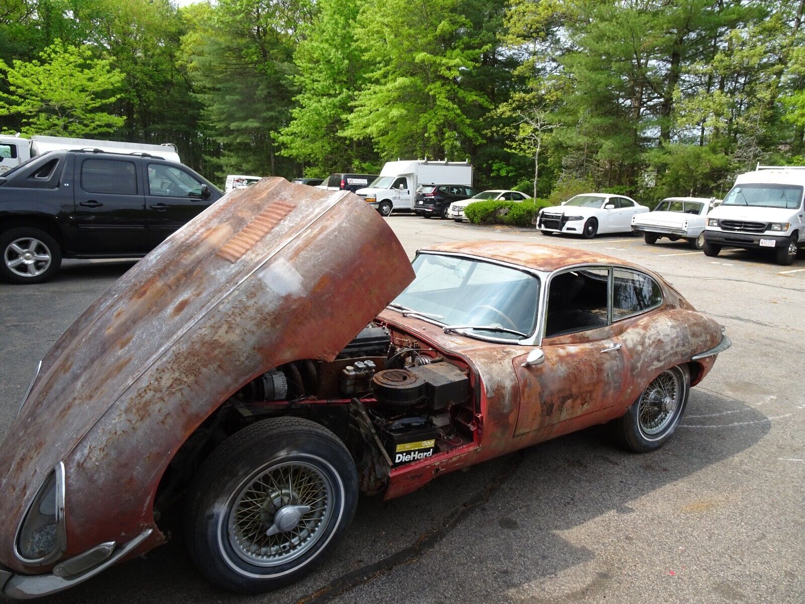 Jaguar-E-Type-Coupe-1964-Red-Black-130592-4