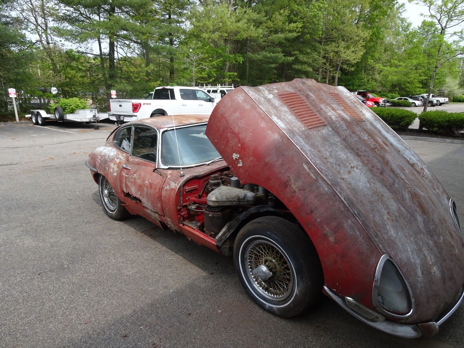 Jaguar-E-Type-Coupe-1964-Red-Black-130592-7