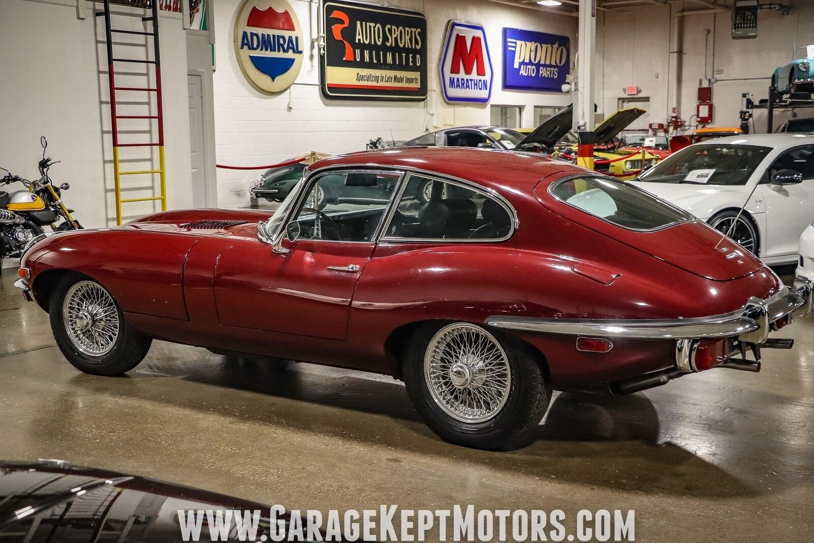 Jaguar-E-Type-SII-Coupe-Coupe-1971-Red-Black-97047-11