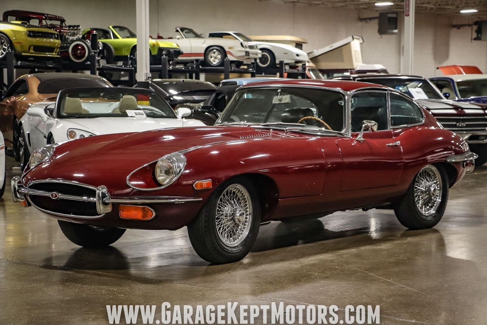 Jaguar-E-Type-SII-Coupe-Coupe-1971-Red-Black-97047-7