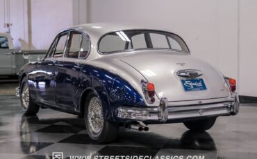 Jaguar-Mark-II-1962-Blue-Biscuit-108497-9