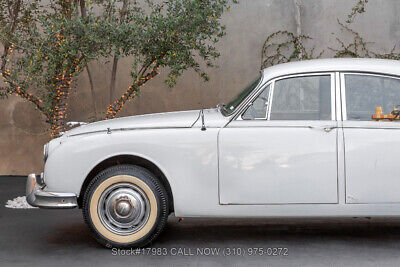 Jaguar-Mark-II-1963-White-Other-Color-0-11