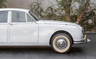 Jaguar-Mark-II-1963-White-Other-Color-0-9