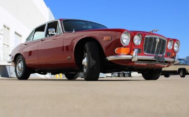 Jaguar-XJ-1970-Maroon-Black-133539-7