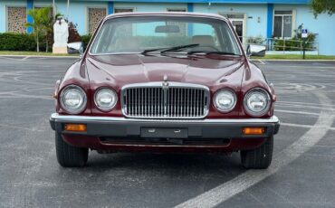 Jaguar-XJ-Berline-1983-41843-5