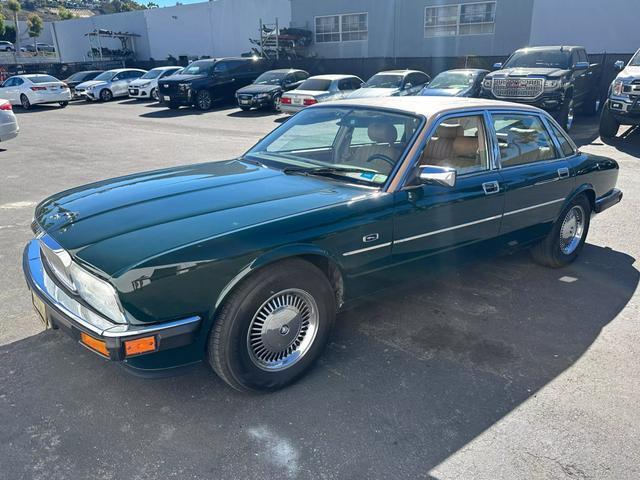 Jaguar-XJ-Berline-1993-Green-Brown-64688-4