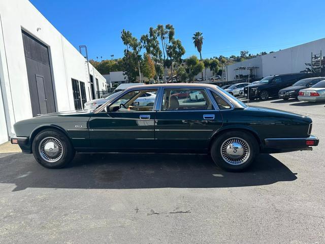 Jaguar-XJ-Berline-1993-Green-Brown-64688-8