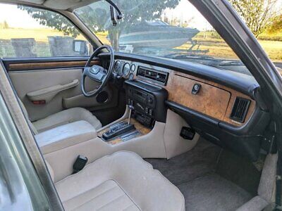 Jaguar-XJ6-Berline-1986-Green-Tan-199900-9