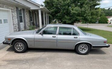 Jaguar-XJ6-Berline-1987-Gray-Gray-228527-1