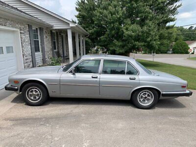 Jaguar-XJ6-Berline-1987-Gray-Gray-228527-1