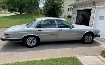 Jaguar-XJ6-Berline-1987-Gray-Gray-228527-3