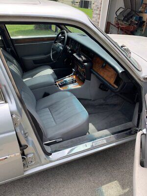 Jaguar-XJ6-Berline-1987-Gray-Gray-228527-4