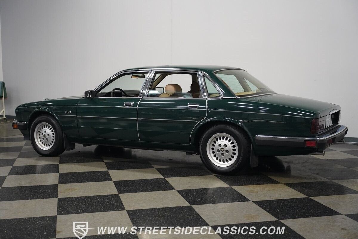 Jaguar-XJ6-Berline-1988-Green-Tan-42314-10