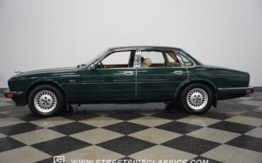 Jaguar-XJ6-Berline-1988-Green-Tan-42314-2