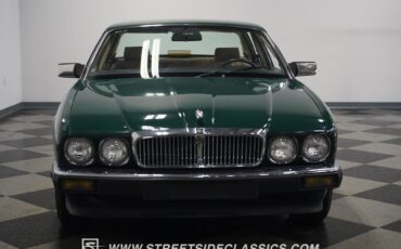 Jaguar-XJ6-Berline-1988-Green-Tan-42314-5