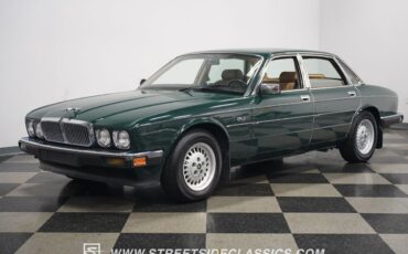 Jaguar-XJ6-Berline-1988-Green-Tan-42314-7