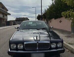 Jaguar-XJ6-Berline-1992-Blue-Tan-215401-1