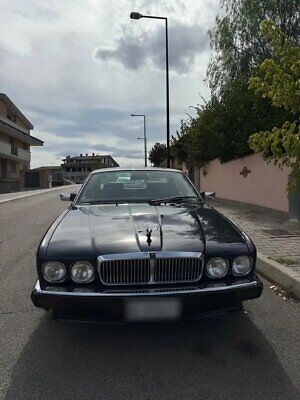 Jaguar-XJ6-Berline-1992-Blue-Tan-215401-1