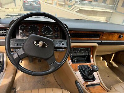 Jaguar-XJ6-Berline-1992-Blue-Tan-215401-6