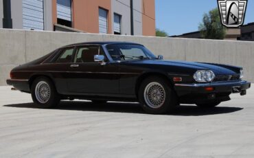 Jaguar-XJS-1989-Black-Black-141560-6