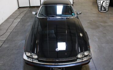 Jaguar-XJS-1989-Black-Black-141560-7