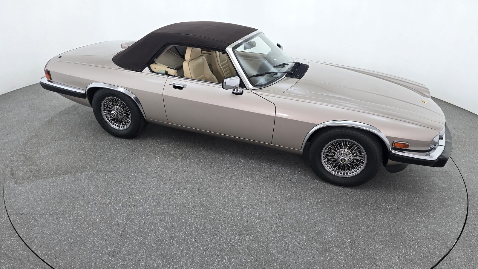 Jaguar-XJS-1991-Gold-Tan-71458-17