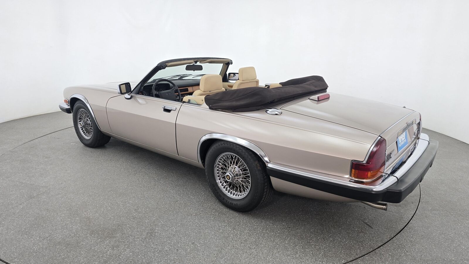 Jaguar-XJS-1991-Gold-Tan-71458-7