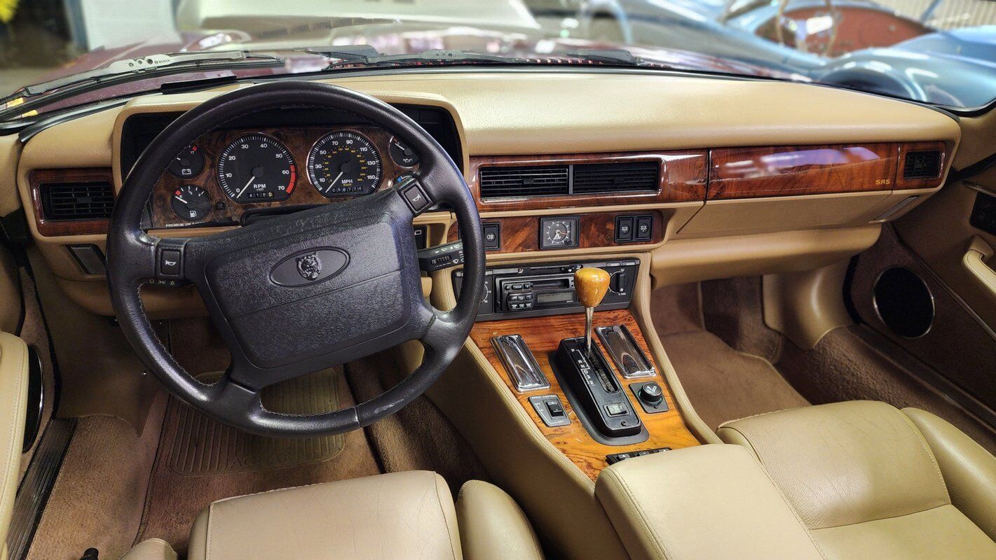 Jaguar-XJS-1995-94588-11