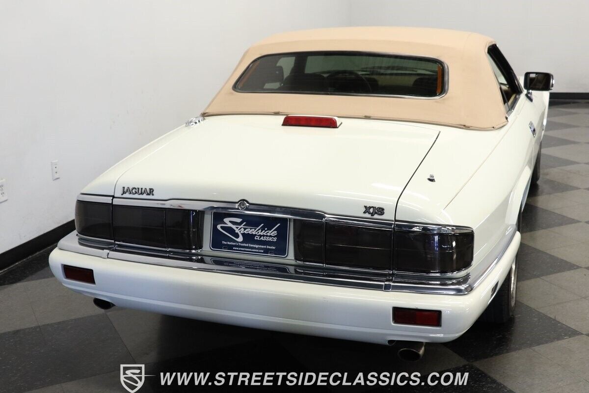 Jaguar-XJS-1995-White-Coffee-198265-9