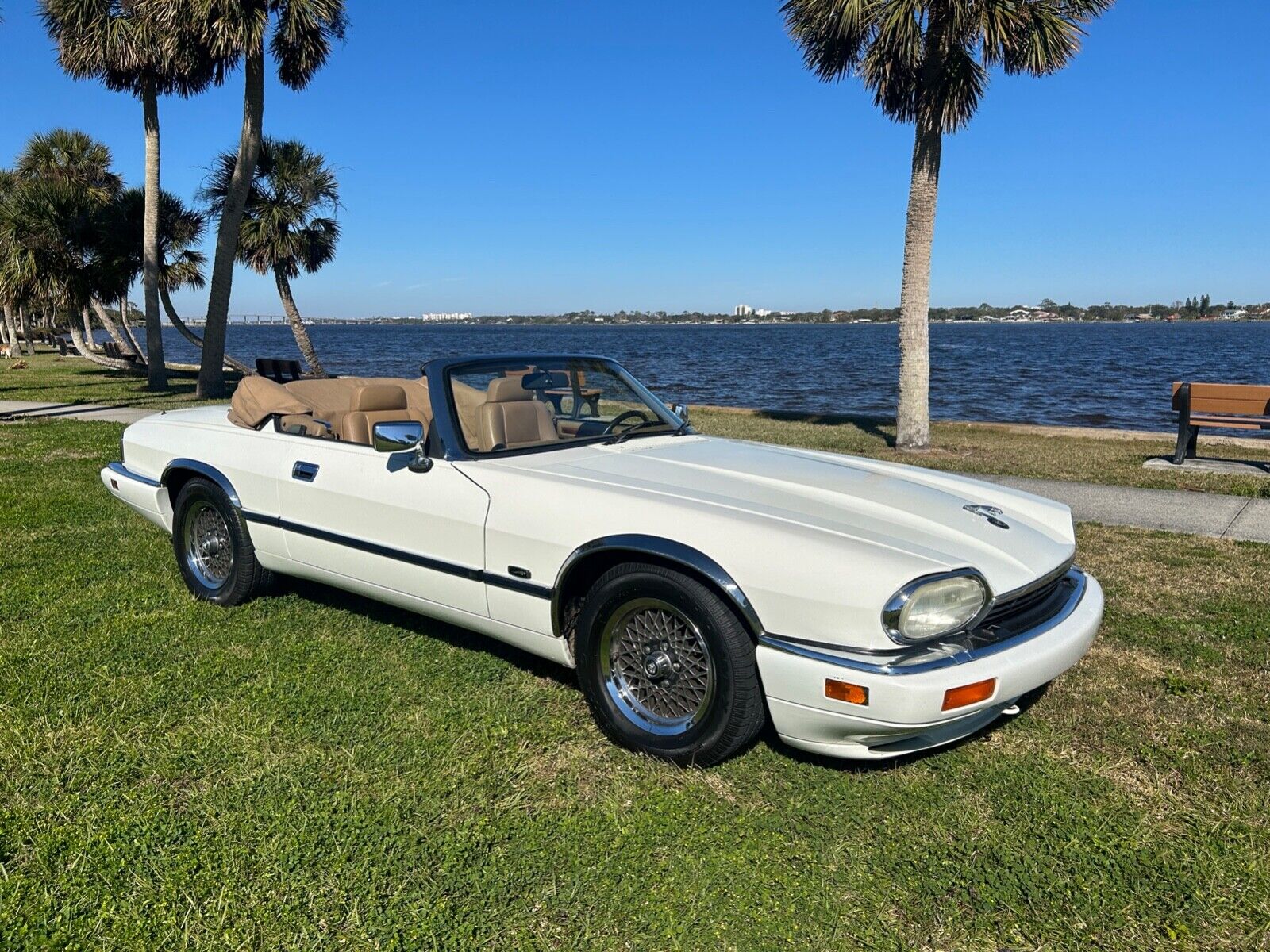 Jaguar-XJS-Cabriolet-1994-White-106767-4