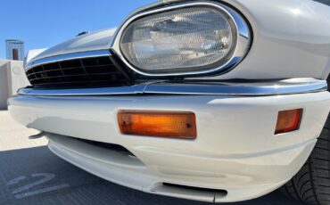 Jaguar-XJS-Cabriolet-1995-White-Gray-92495-10