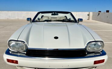 Jaguar-XJS-Cabriolet-1995-White-Gray-92495-2