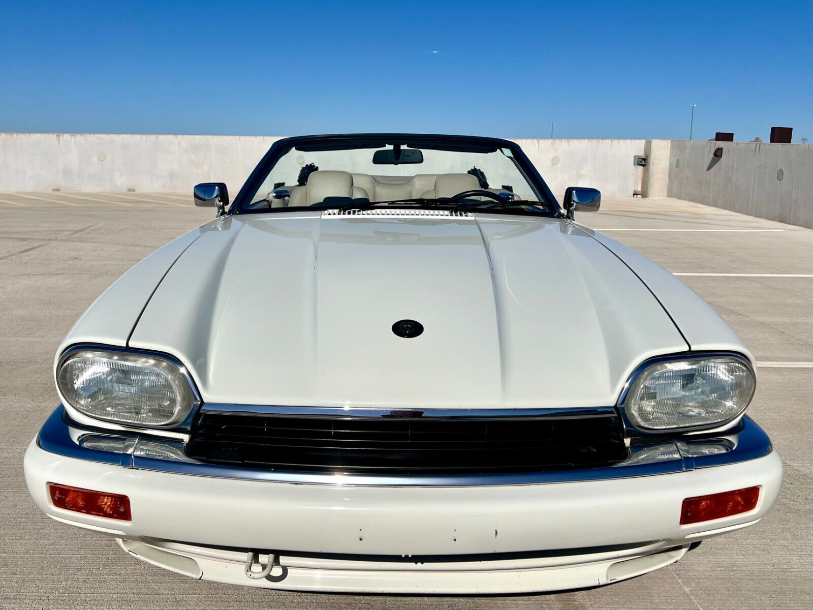 Jaguar-XJS-Cabriolet-1995-White-Gray-92495-2