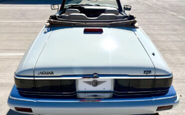 Jaguar-XJS-Cabriolet-1995-White-Gray-92495-7