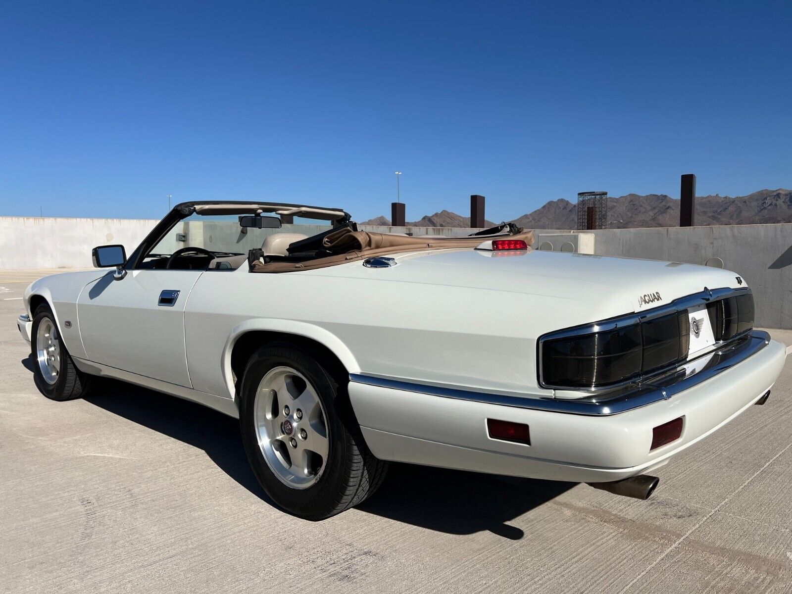 Jaguar-XJS-Cabriolet-1995-White-Gray-92495-8