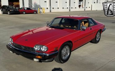 Jaguar-XJS-Coupe-1983-Red-Tan-93059-2