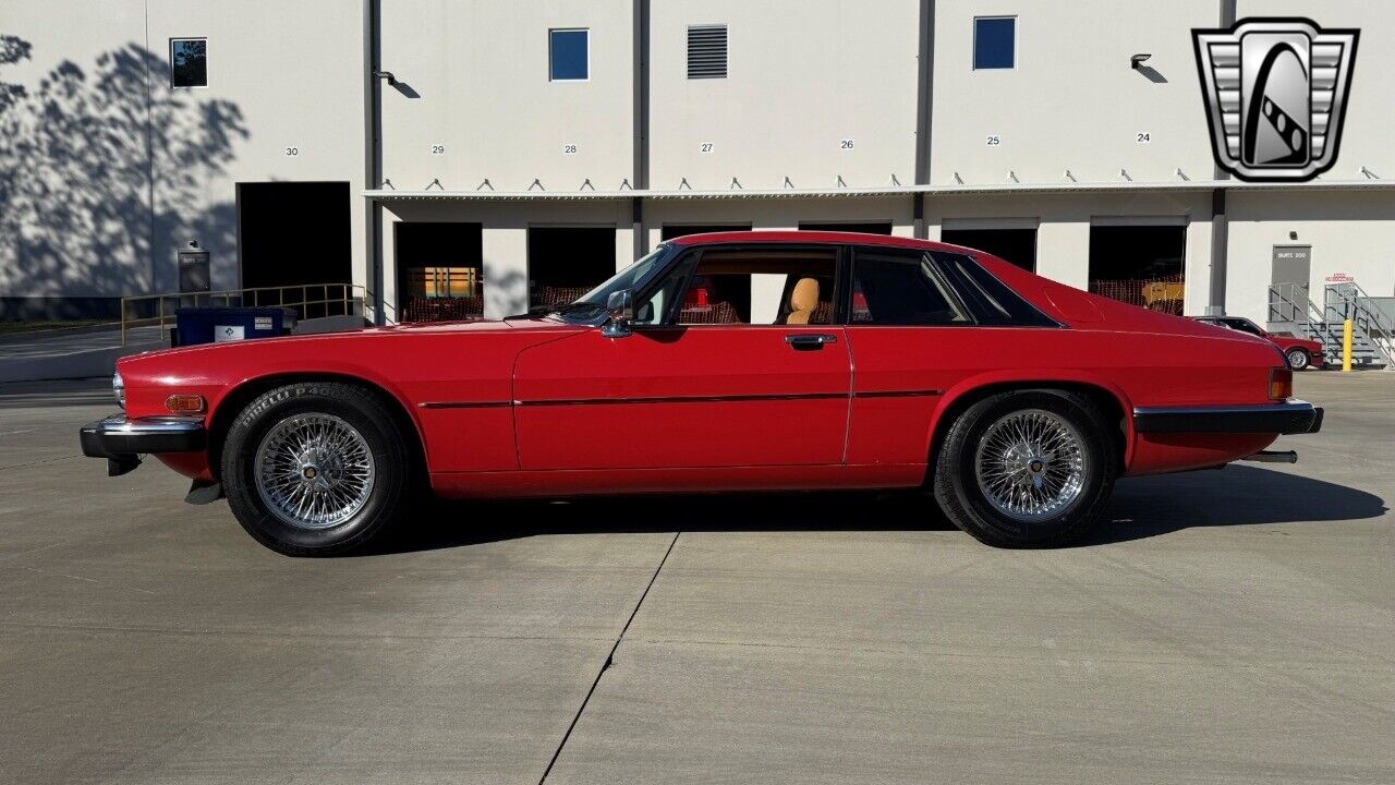 Jaguar-XJS-Coupe-1983-Red-Tan-93059-3