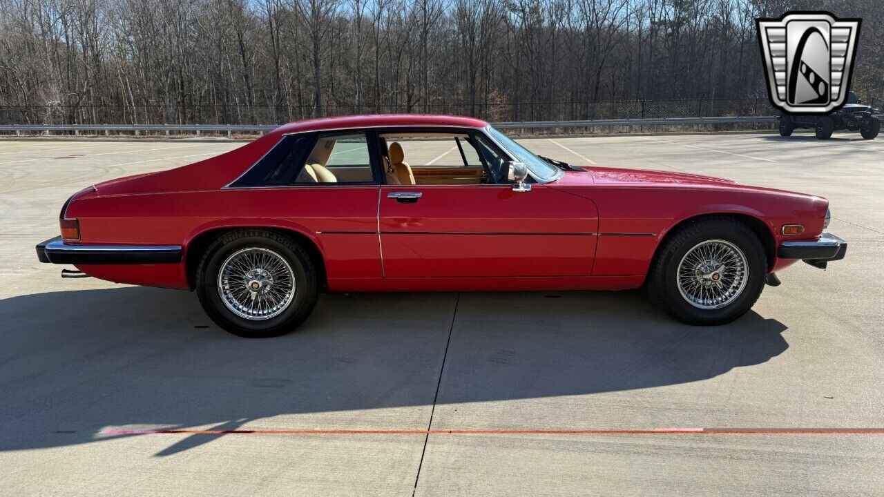 Jaguar-XJS-Coupe-1983-Red-Tan-93059-5