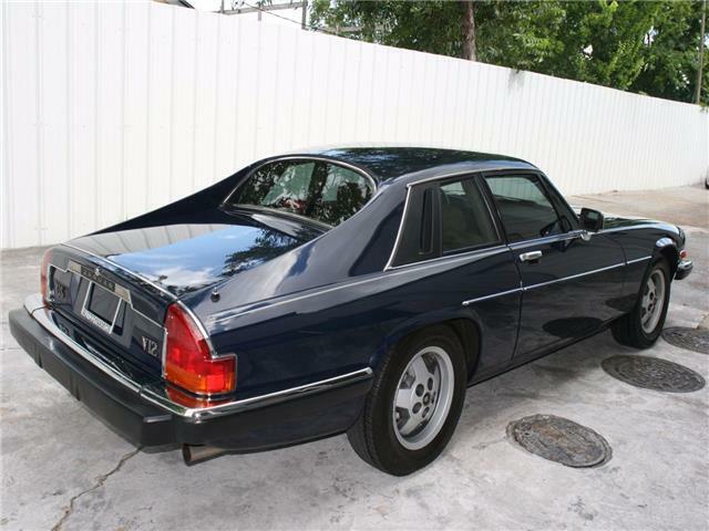 Jaguar-XJS-Coupe-1988-Blue-Tan-46380-2