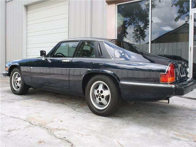 Jaguar-XJS-Coupe-1988-Blue-Tan-46380-8