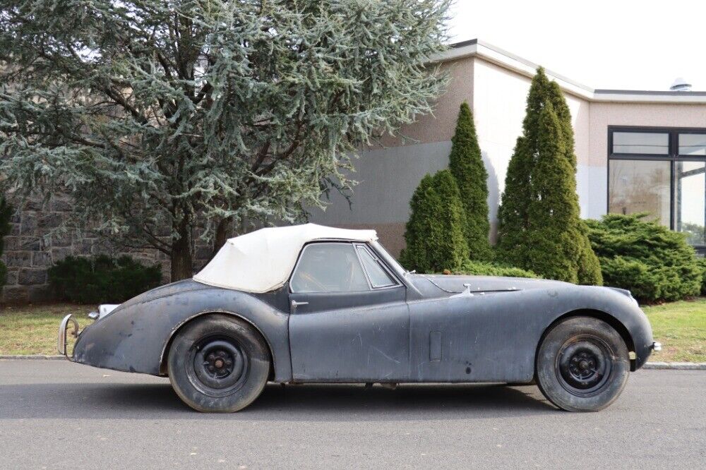 Jaguar-XK-1954-Black-Red-0-2