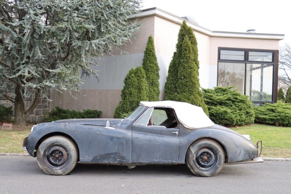 Jaguar-XK-1954-Black-Red-0-3