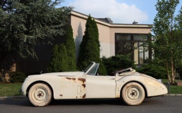 Jaguar-XK-1954-White-Red-0-3