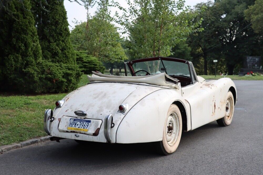 Jaguar-XK-1954-White-Red-0-4