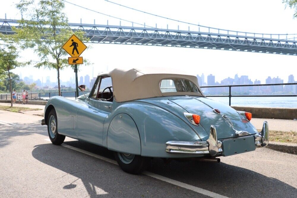 Jaguar-XK-1956-Blue-Red-0-2