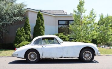 Jaguar-XK-1958-White-Red-0-2