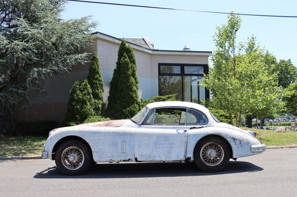 Jaguar-XK-1958-White-Red-0-3