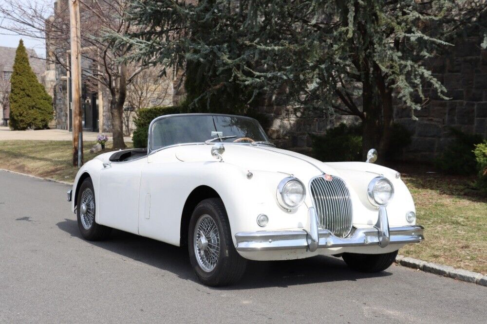 Jaguar-XK-1959-White-Black-0-1