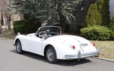 Jaguar-XK-1959-White-Black-0-4