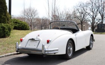 Jaguar-XK-1959-White-Black-0-5